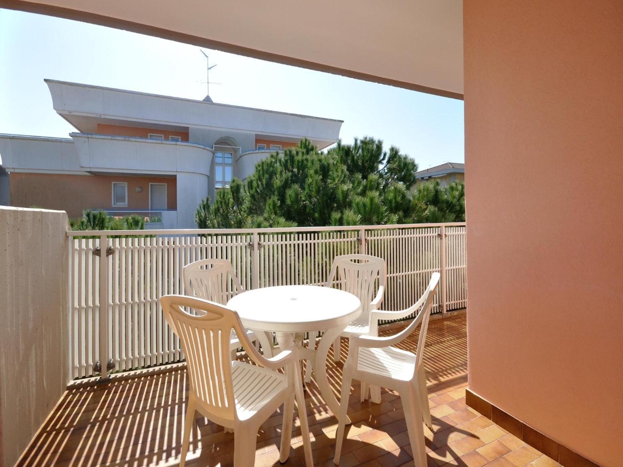 Apartment In Bibione Near Sea Beach Exteriör bild