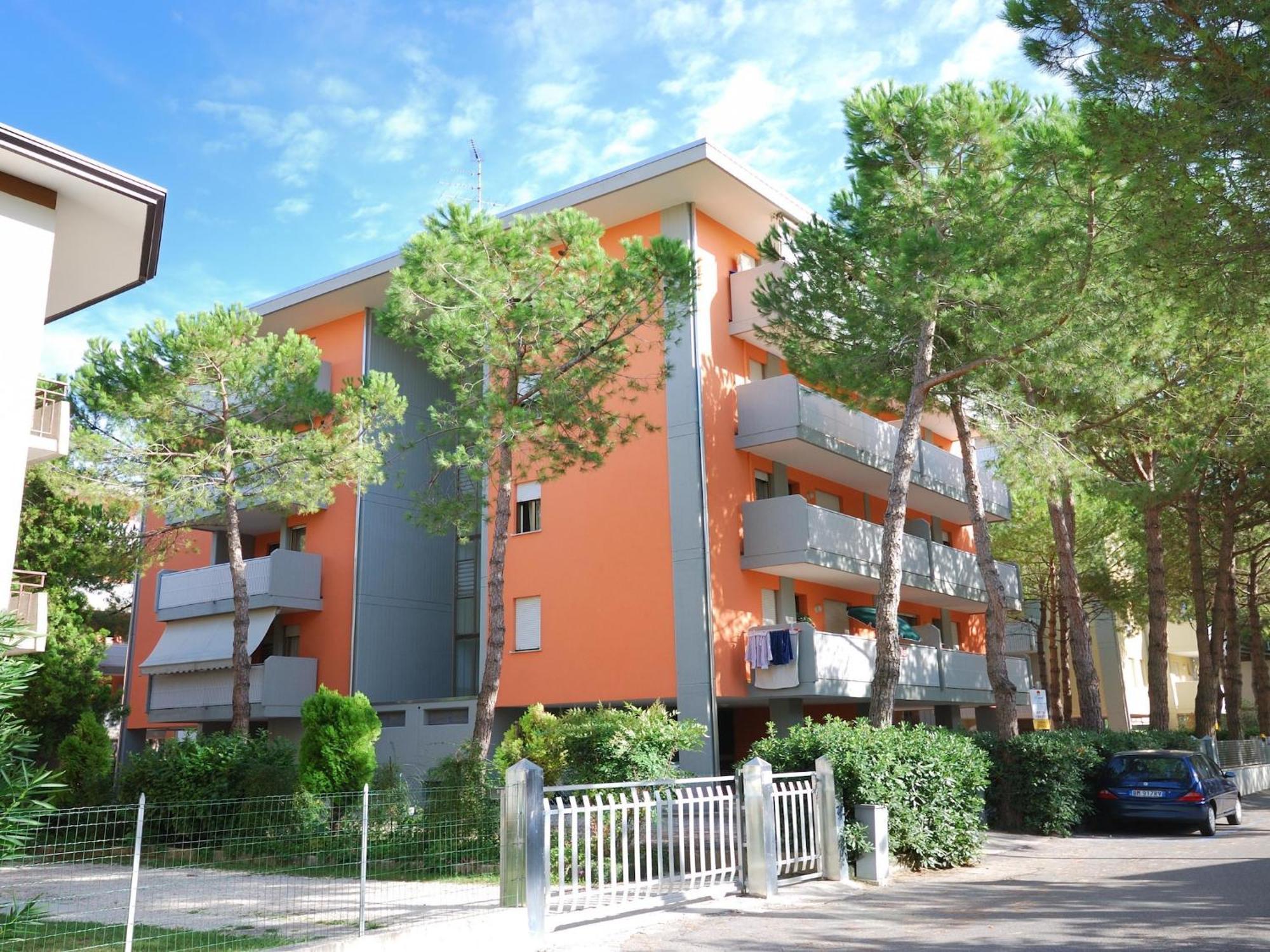 Apartment In Bibione Near Sea Beach Exteriör bild